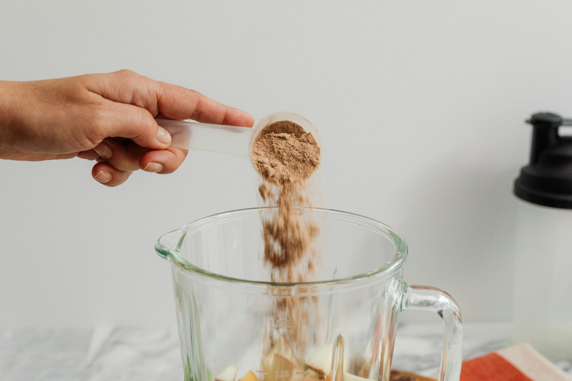 How to Mix and Use Protein Powder - Nutristore