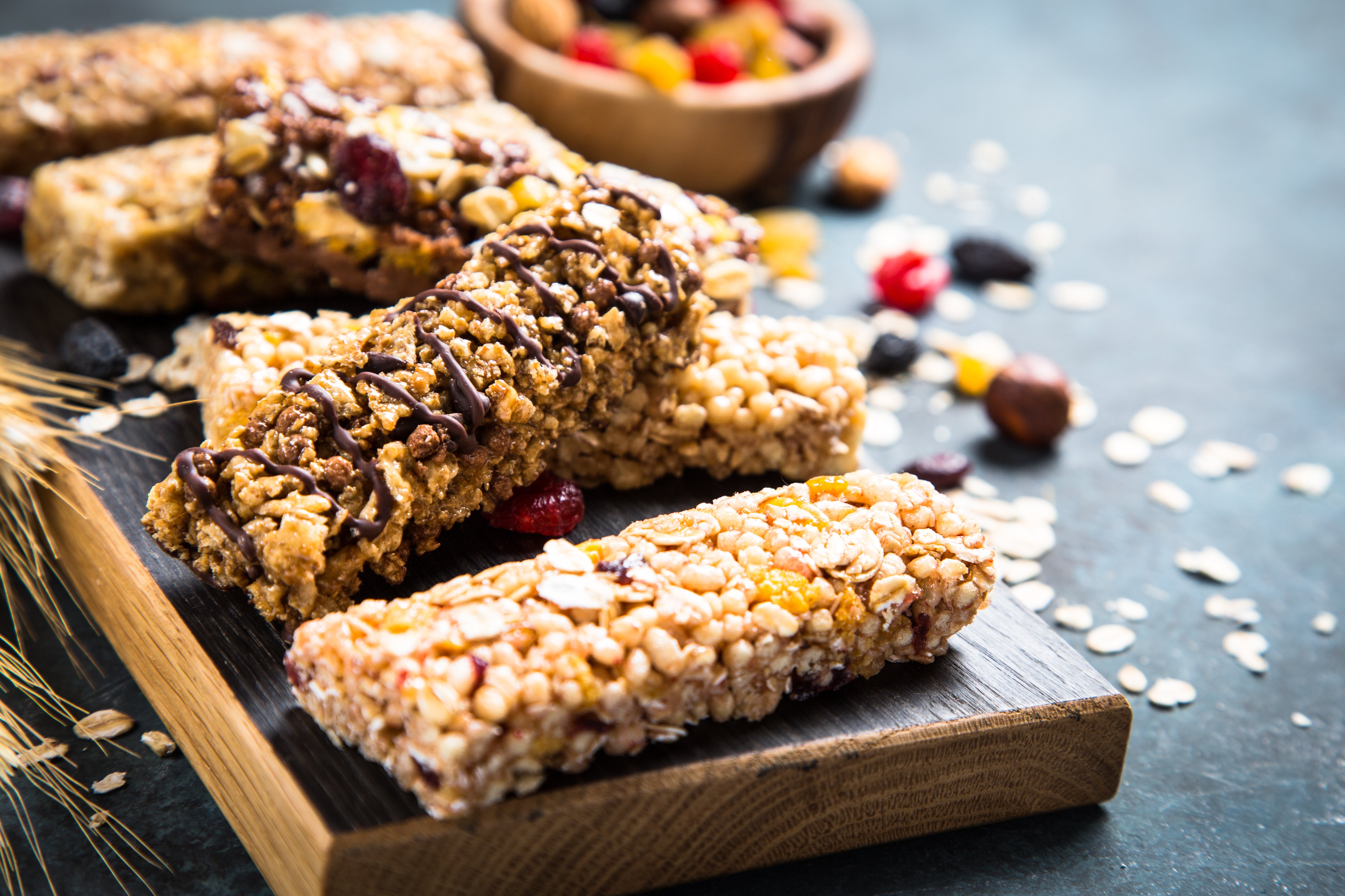 Protein Bars and Snacks: A Guide to Nutrient-Dense Snacking for Fitness Enthusiasts - Nutristore