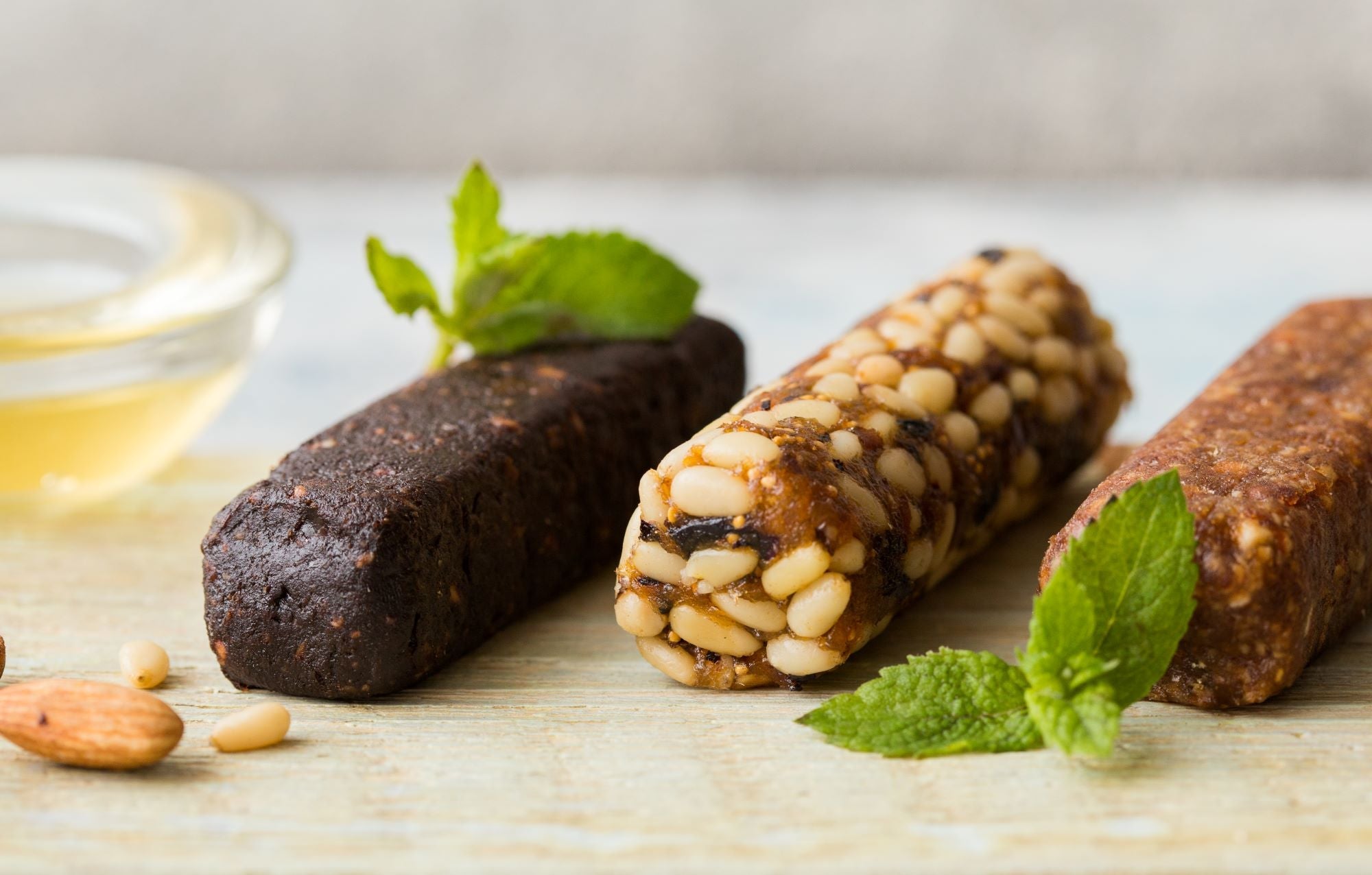 The Ultimate Guide to Vegan Protein Bars and Snacks for Fitness Enthusiasts - Nutristore